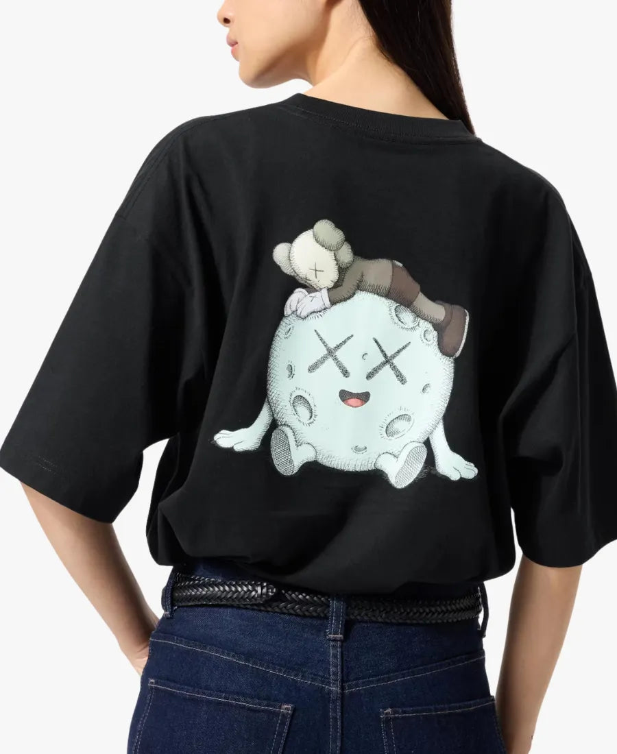 KAWSxUniqloUniverseUTBlackT-Shirt